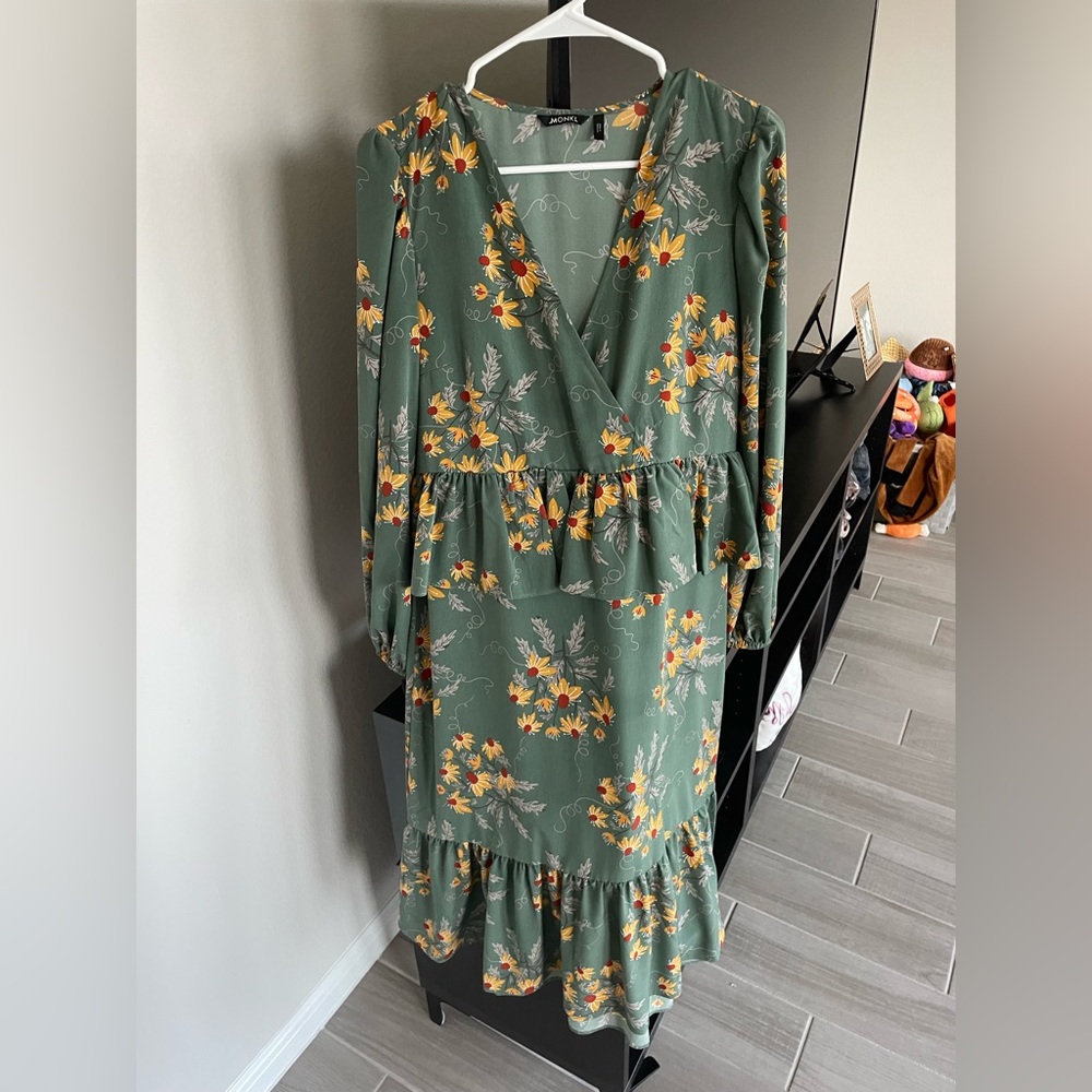 Size 4 midi floral dress with peplum waist